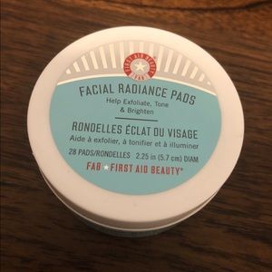 First Aid Beauty skin care facial radiance pads